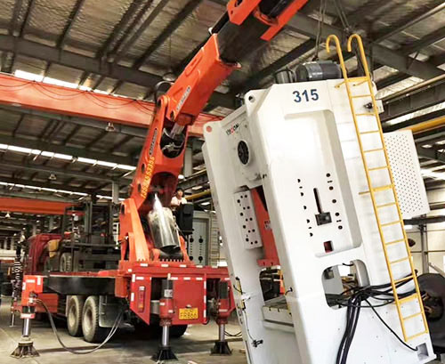 烟台附近随车吊出租，轻松解决运输难题