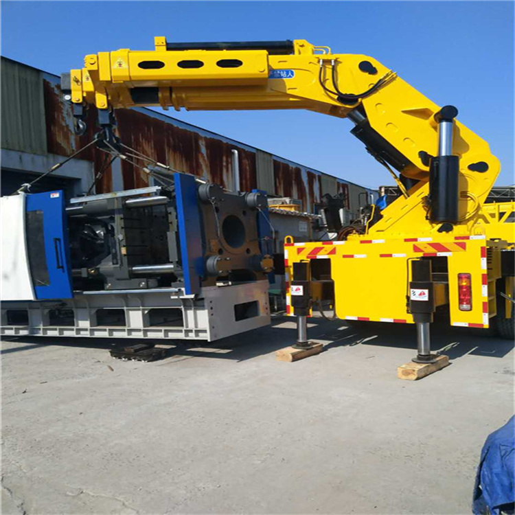 烟台 大吨位折臂吊出租费用解析：一小时租赁多少钱