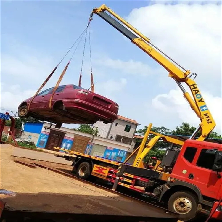 烟台吊车吊汽车的正确方法